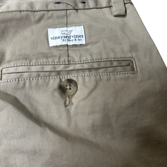 Vineyard Vines Flat front khaki Chino Shorts Size 18 - Picture 4 of 5